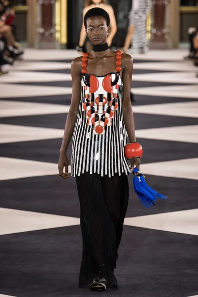Look 26